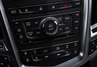 Подержанный автомобиль Cadillac SRX 2012 года (21 фото)