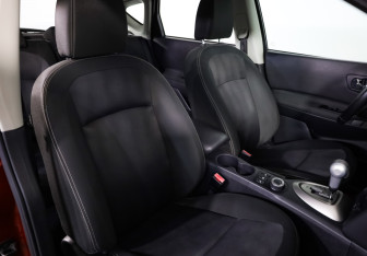 Подержанный автомобиль Nissan Qashqai 2011 года (21 фото)