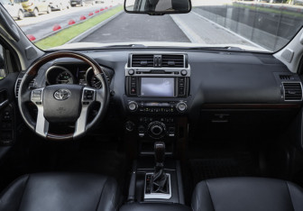 Подержанный автомобиль Toyota Land Cruiser Prado 2017 года (13 фото)