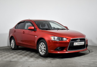 Подержанный автомобиль Mitsubishi Lancer Sedan 2012 года (3 фото)