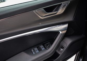 Подержанный автомобиль Audi A6 allroad 2019 года (26 фото)