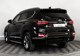 Подержанный автомобиль Hyundai Santa Fe 2018 года (7 фото)