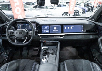 Подержанный автомобиль Geely Monjaro 2024 года (12 фото)