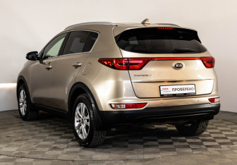 Подержанный автомобиль Kia Sportage 2016 года (7 фото)