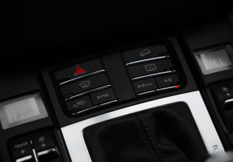 Подержанный автомобиль Porsche Macan 2015 года (20 фото)