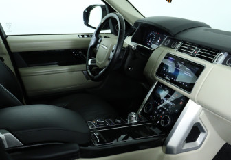 Подержанный автомобиль Land Rover Range Rover 2018 года (9 фото)