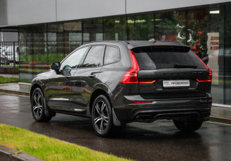 Подержанный автомобиль Volvo XC60 2019 года (8 фото)