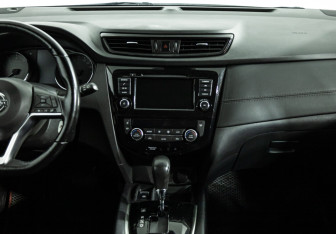 Подержанный автомобиль Nissan Qashqai 2022 года (14 фото)