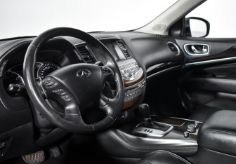 Подержанный автомобиль Infiniti QX60 2014 года (10 фото)