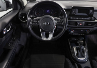 Подержанный автомобиль Kia Cerato Sedan 2019 года (10 фото)