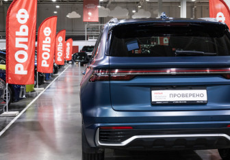 Подержанный автомобиль Geely Monjaro 2024 года (9 фото)