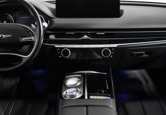 Подержанный автомобиль Genesis G80 2021 года (16 фото)
