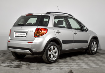 Подержанный автомобиль Suzuki SX4 Hatchback 2012 года (5 фото)