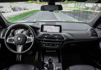 Подержанный автомобиль BMW X3 2019 года (14 фото)