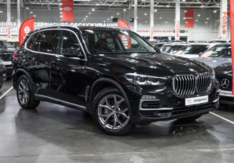 Подержанный автомобиль BMW X5 2019 года (6 фото)