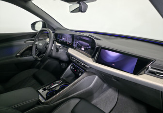 Подержанный автомобиль Audi Q5 2025 года (10 фото)