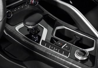 Подержанный автомобиль Geely Tugella 2023 года (11 фото)