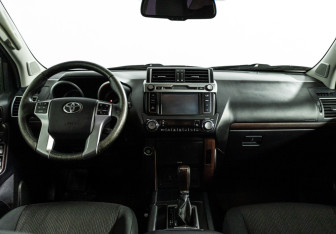 Подержанный автомобиль Toyota Land Cruiser Prado 2015 года (13 фото)