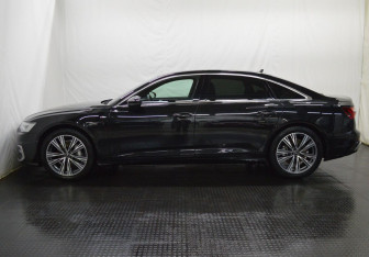 Подержанный автомобиль Audi A6 Sedan 2024 года (8 фото)
