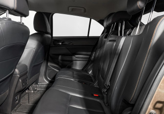 Подержанный автомобиль Mitsubishi Eclipse Cross 2018 года (12 фото)