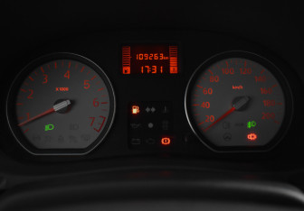 Подержанный автомобиль Renault Logan Sedan 2010 года (18 фото)