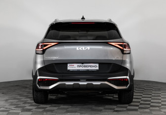 Подержанный автомобиль Kia Sportage 2022 года (8 фото)