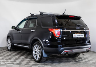 Подержанный автомобиль Ford Explorer 2017 года (7 фото)