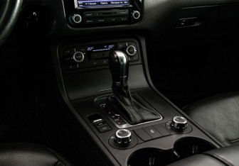 Подержанный автомобиль Volkswagen Touareg 2013 года (12 фото)