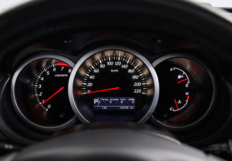 Подержанный автомобиль Suzuki Grand Vitara 2011 года (12 фото)