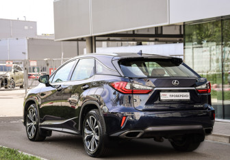 Подержанный автомобиль Lexus RX 2017 года (8 фото)