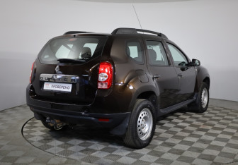 Подержанный автомобиль Renault Duster 2014 года (5 фото)