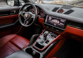 Подержанный автомобиль Porsche Cayenne 2019 года (9 фото)