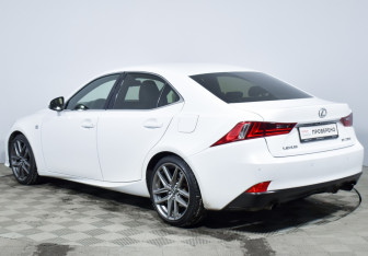 Подержанный автомобиль Lexus IS Sedan 2014 года (7 фото)