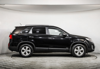 Подержанный автомобиль Kia Sorento 2014 года (4 фото)