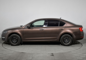 Подержанный автомобиль Skoda Octavia Liftback 2019 года (8 фото)