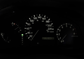 Подержанный автомобиль Lexus RX 2002 года (20 фото)