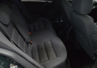 Подержанный автомобиль Skoda Octavia Liftback 2005 года (13 фото)