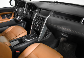 Подержанный автомобиль Land Rover Discovery Sport 2018 года (16 фото)