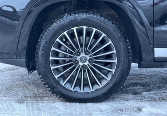 Подержанный автомобиль Changan CS95 2023 года (10 фото)