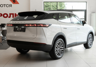 Новый Omoda C7 2025 (5 фото)