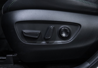Подержанный автомобиль Toyota RAV4 2023 года (22 фото)