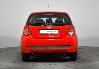 Подержанный автомобиль Chevrolet Aveo Hatchback 2010 года (6 фото)