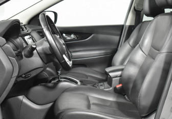 Подержанный автомобиль Nissan Qashqai 2021 года (10 фото)