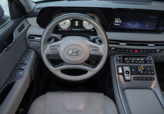 Подержанный автомобиль Hyundai Palisade 2023 года (11 фото)