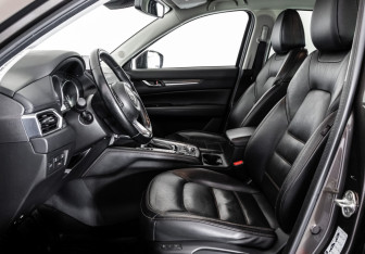 Подержанный автомобиль Mazda CX-5 2018 года (19 фото)