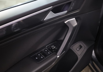 Подержанный автомобиль Volkswagen Tiguan 2019 года (14 фото)