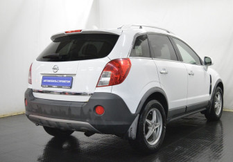 Подержанный автомобиль Opel Antara 2012 года (5 фото)