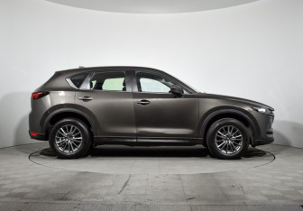 Подержанный автомобиль Mazda CX-5 2017 года (4 фото)
