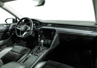 Подержанный автомобиль Volkswagen Passat Sedan 2020 года (9 фото)