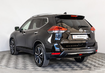 Подержанный автомобиль Nissan X-Trail 2021 года (7 фото)